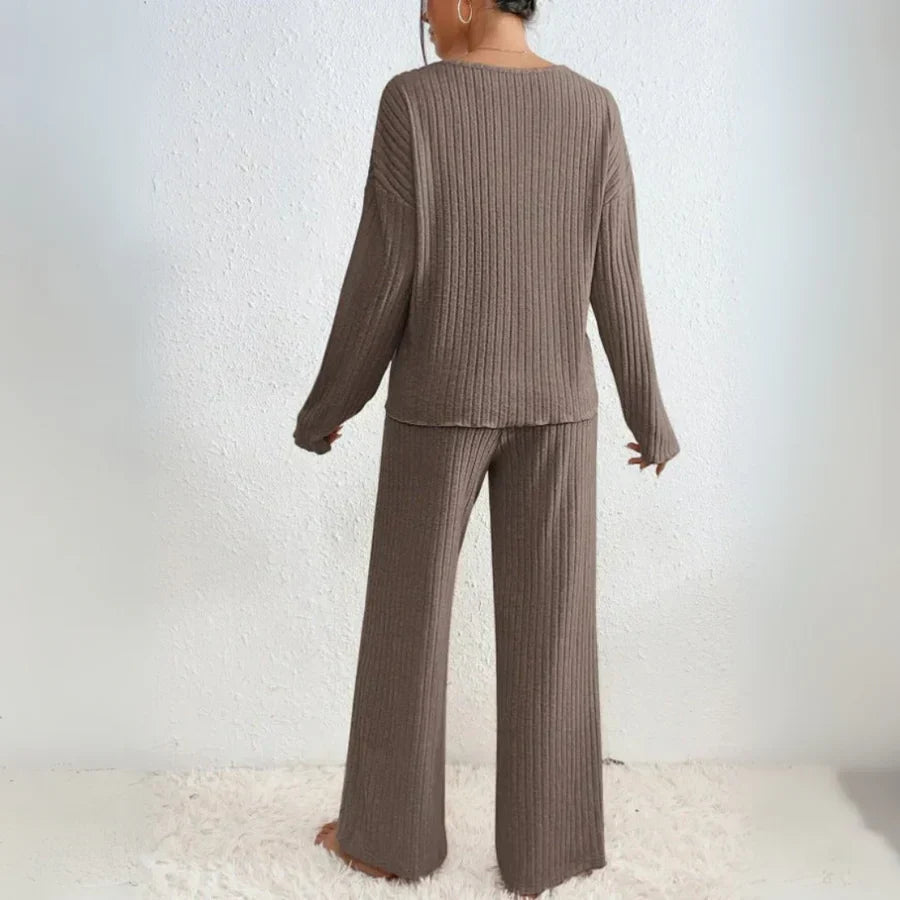 Argilla Sicilia | CLARA | Completo due pezzi con pantaloni dritti e top con scollo a V