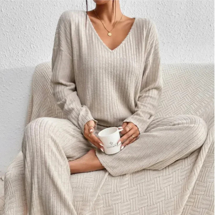 Argilla Sicilia | CLARA | Completo due pezzi con pantaloni dritti e top con scollo a V