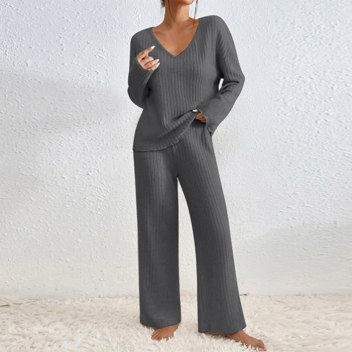 Argilla Sicilia | CLARA | Completo due pezzi con pantaloni dritti e top con scollo a V
