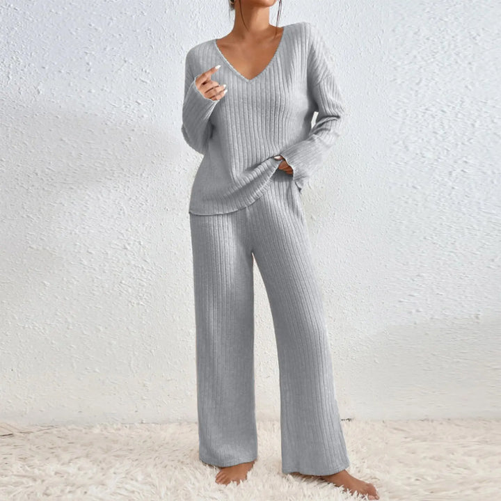 Argilla Sicilia | CLARA | Completo due pezzi con pantaloni dritti e top con scollo a V